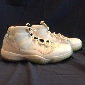 Jordan 11 Columbia “legend blue” size 10